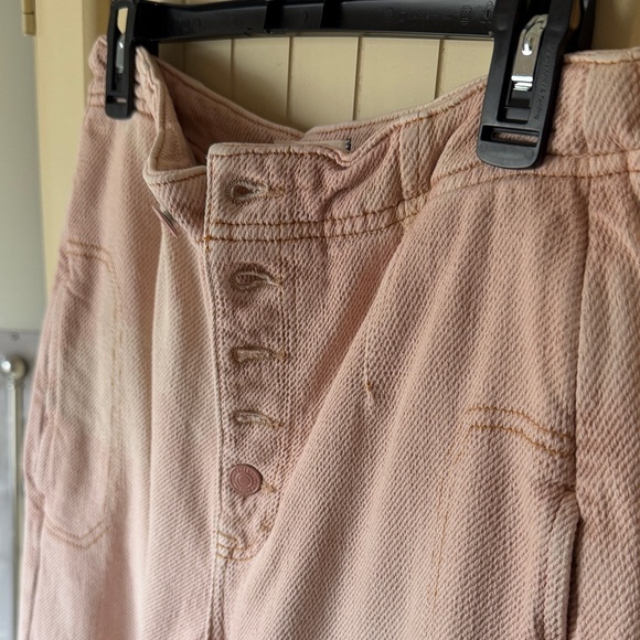 We The Free Faded Peach Color Women's Jeans
Osaka Mid-Rise - Picture 2 of 4